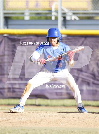 Thumbnail 2 in King @ Lennard (Saladino) photogallery.