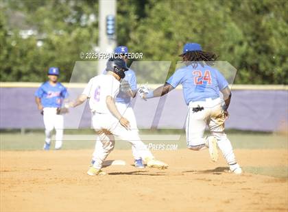 Thumbnail 3 in King @ Lennard (Saladino) photogallery.