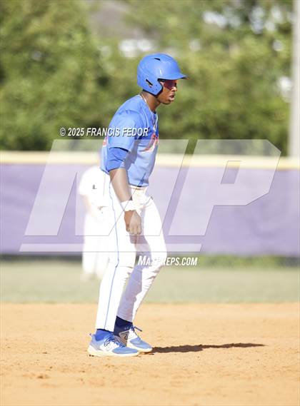 Thumbnail 3 in King @ Lennard (Saladino) photogallery.
