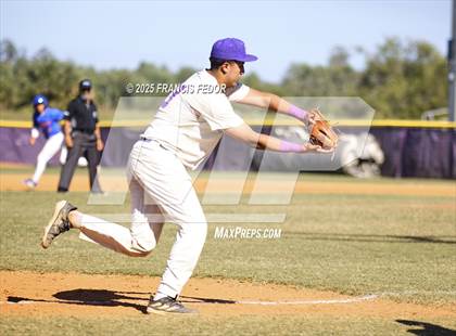 Thumbnail 2 in King @ Lennard (Saladino) photogallery.
