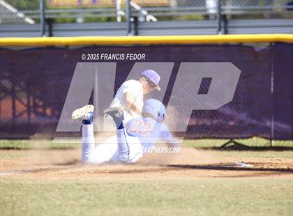 Thumbnail 1 in King @ Lennard (Saladino) photogallery.