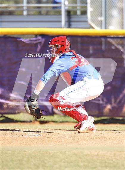Thumbnail 3 in King @ Lennard (Saladino) photogallery.