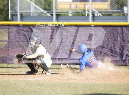 Thumbnail 1 in King @ Lennard (Saladino) photogallery.