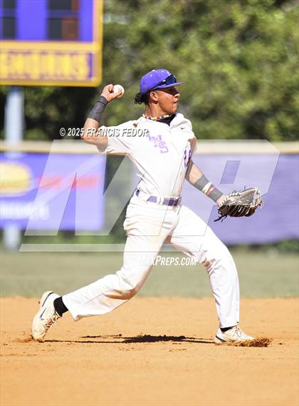 Thumbnail 1 in King @ Lennard (Saladino) photogallery.