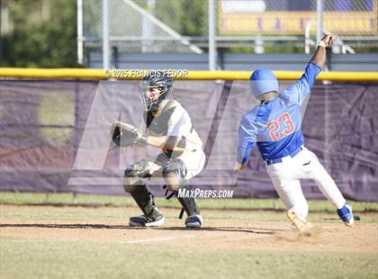 Thumbnail 1 in King @ Lennard (Saladino) photogallery.