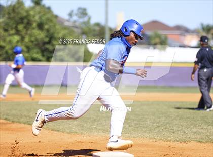 Thumbnail 1 in King @ Lennard (Saladino) photogallery.