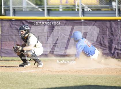 Thumbnail 2 in King @ Lennard (Saladino) photogallery.