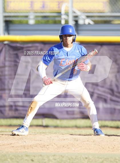 Thumbnail 3 in King @ Lennard (Saladino) photogallery.