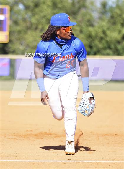 Thumbnail 3 in King @ Lennard (Saladino) photogallery.