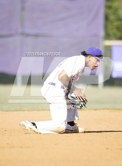 Thumbnail 3 in King @ Lennard (Saladino) photogallery.