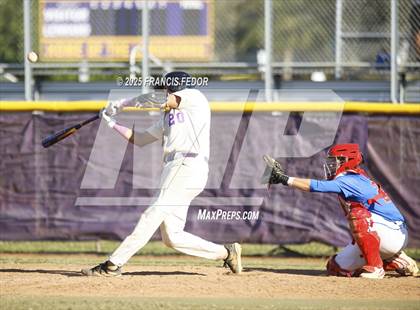 Thumbnail 2 in King @ Lennard (Saladino) photogallery.