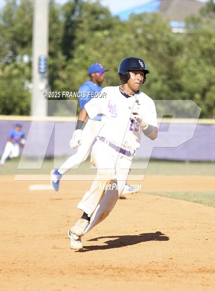 Thumbnail 3 in King @ Lennard (Saladino) photogallery.