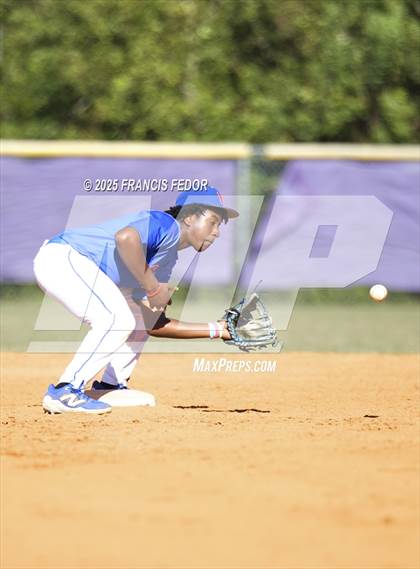 Thumbnail 2 in King @ Lennard (Saladino) photogallery.
