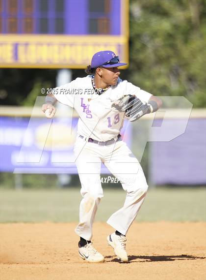 Thumbnail 2 in King @ Lennard (Saladino) photogallery.