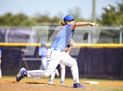 Thumbnail 2 in King @ Lennard (Saladino) photogallery.