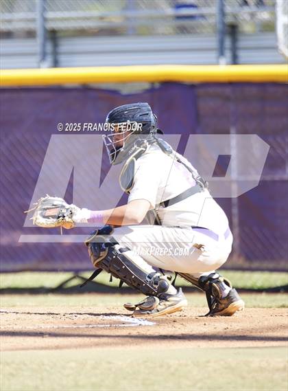 Thumbnail 3 in King @ Lennard (Saladino) photogallery.