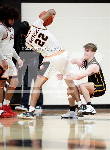 Thumbnail 2 in Lamar vs Haltom photogallery.