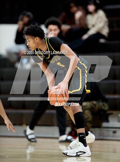 Thumbnail 2 in Lamar vs Haltom photogallery.