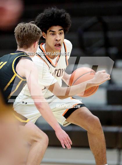 Thumbnail 3 in Lamar vs Haltom photogallery.