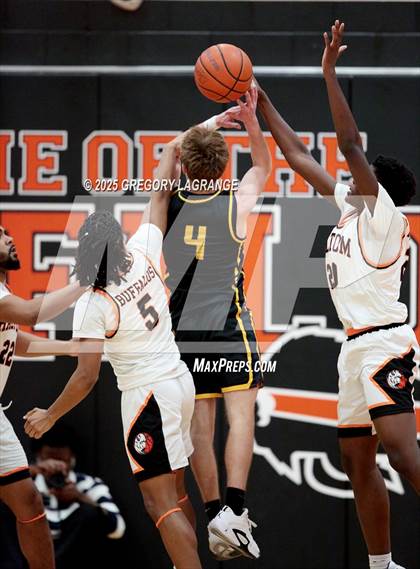 Thumbnail 2 in Lamar vs Haltom photogallery.