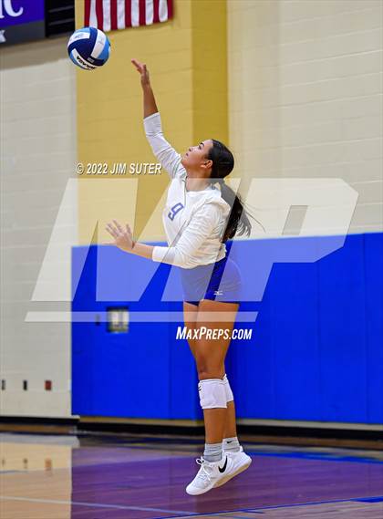 Thumbnail 2 in Rockdale vs Taylor photogallery.