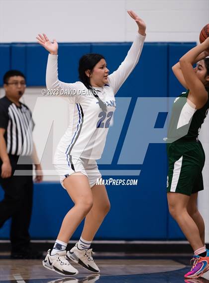 Thumbnail 3 in Frontier vs Garces photogallery.