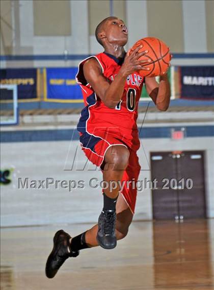 Thumbnail 3 in Bayport-Blue Point vs Miller Place (Section XI Class A Semifinal) photogallery.