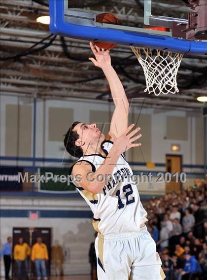 Thumbnail 3 in Bayport-Blue Point vs Miller Place (Section XI Class A Semifinal) photogallery.