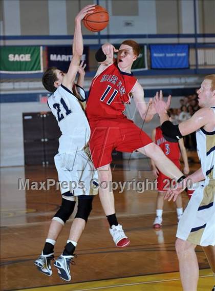 Thumbnail 1 in Bayport-Blue Point vs Miller Place (Section XI Class A Semifinal) photogallery.
