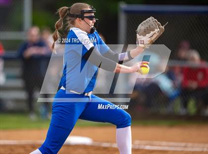 Thumbnail 3 in Barlow @ Westview (OSAA 6A Round 2) photogallery.