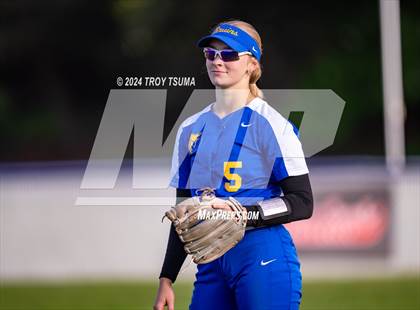 Thumbnail 2 in Barlow @ Westview (OSAA 6A Round 2) photogallery.