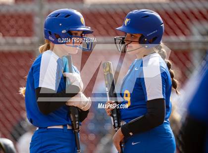 Thumbnail 3 in Barlow @ Westview (OSAA 6A Round 2) photogallery.