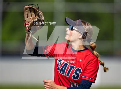 Thumbnail 1 in Barlow @ Westview (OSAA 6A Round 2) photogallery.