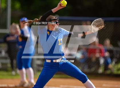 Thumbnail 3 in Barlow @ Westview (OSAA 6A Round 2) photogallery.