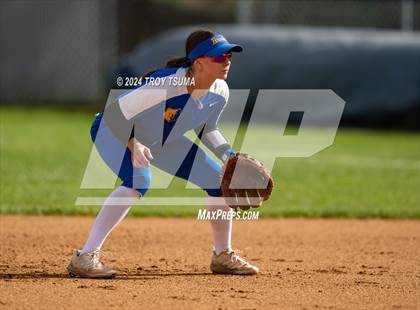 Thumbnail 3 in Barlow @ Westview (OSAA 6A Round 2) photogallery.