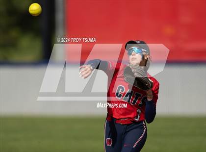 Thumbnail 3 in Barlow @ Westview (OSAA 6A Round 2) photogallery.