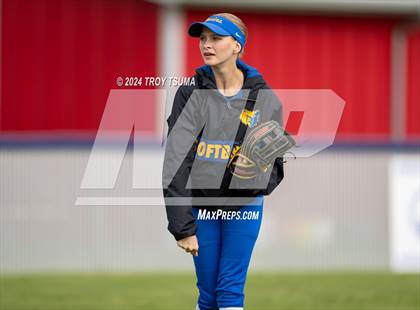 Thumbnail 1 in Barlow @ Westview (OSAA 6A Round 2) photogallery.