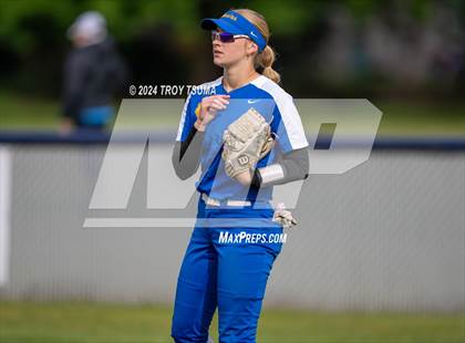 Thumbnail 2 in Barlow @ Westview (OSAA 6A Round 2) photogallery.