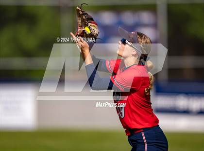 Thumbnail 3 in Barlow @ Westview (OSAA 6A Round 2) photogallery.