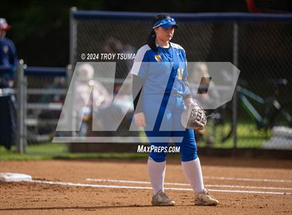 Thumbnail 2 in Barlow @ Westview (OSAA 6A Round 2) photogallery.