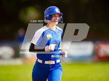 Thumbnail 3 in Barlow @ Westview (OSAA 6A Round 2) photogallery.