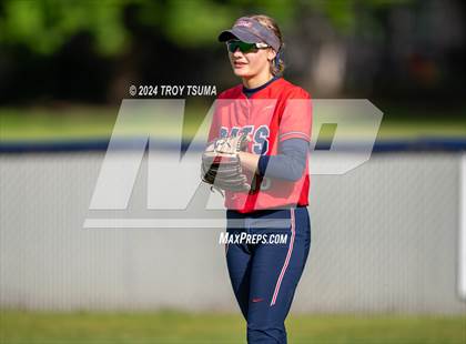 Thumbnail 3 in Barlow @ Westview (OSAA 6A Round 2) photogallery.