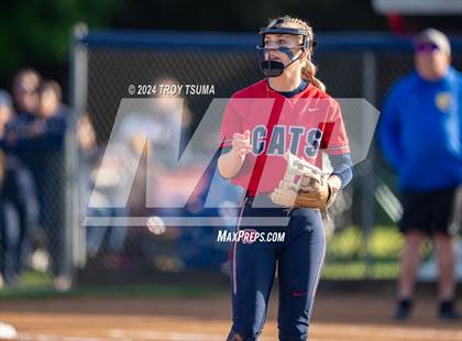 Thumbnail 3 in Barlow @ Westview (OSAA 6A Round 2) photogallery.