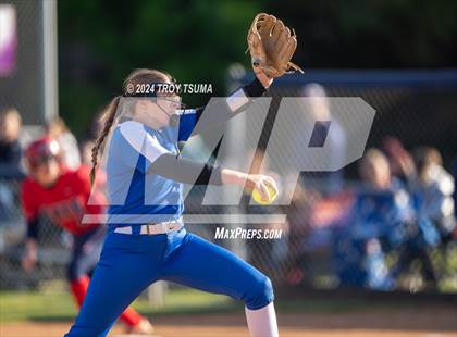 Thumbnail 1 in Barlow @ Westview (OSAA 6A Round 2) photogallery.