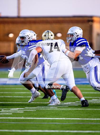 Thumbnail 3 in Peninsula @ Alta Loma photogallery.
