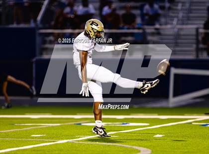 Thumbnail 3 in Peninsula @ Alta Loma photogallery.