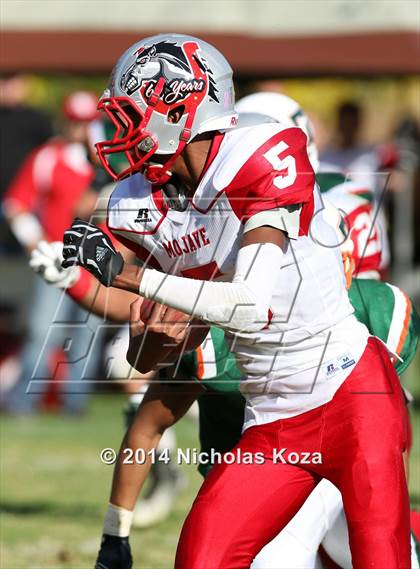 Thumbnail 3 in Thacher vs. Mojave (CIF SS D1 8-Man Final) photogallery.