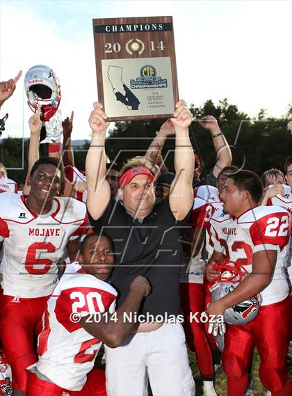 Thumbnail 1 in Thacher vs. Mojave (CIF SS D1 8-Man Final) photogallery.