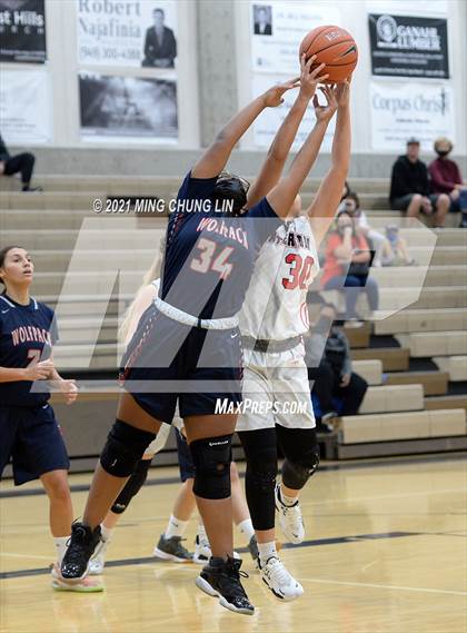 Thumbnail 1 in Mater Dei vs. King (Tom Riach Tournament) photogallery.