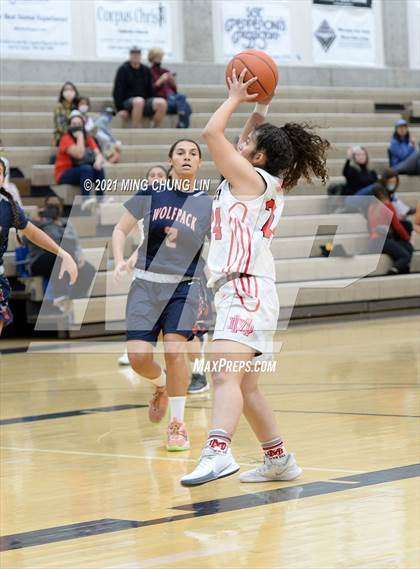 Thumbnail 1 in Mater Dei vs. King (Tom Riach Tournament) photogallery.